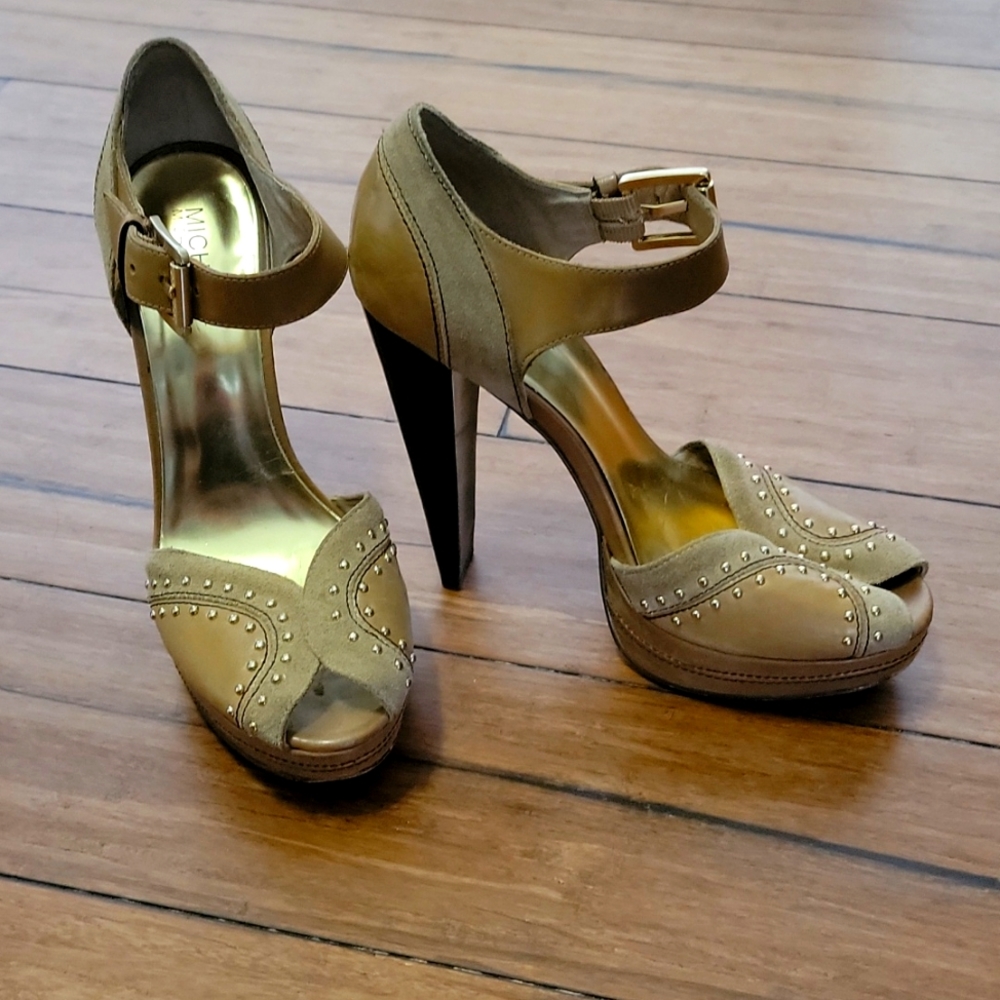 Michael Kors High Heal Leather Shoe